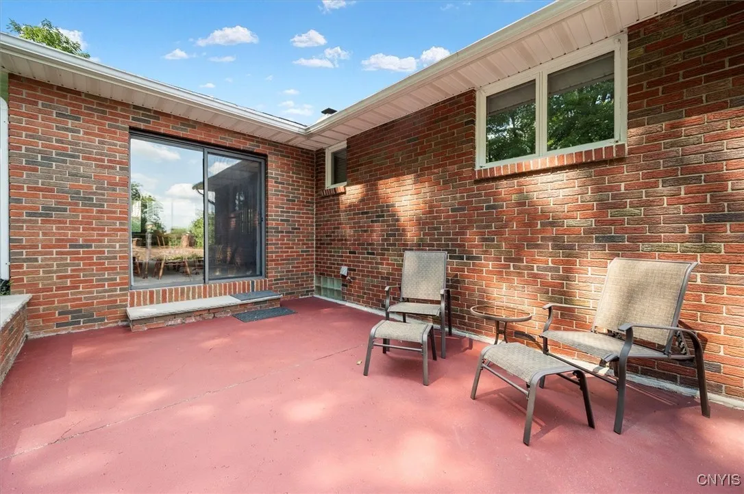 107 Huntshill Road, Geddes, New York 13209, Geddes, New York 13209, 3 Bedrooms Bedrooms, 7 Rooms Rooms,2 BathroomsBathrooms,Residential,Closed,107 Huntshill Road, Geddes, New York 13209,0,S1624144