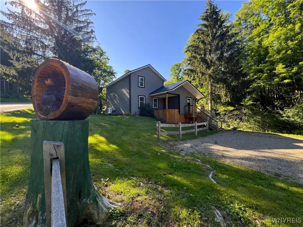 6924 Route 242 West, Ellicottville, New York 14731, Ellicottville, New York 14731, 3 Bedrooms Bedrooms, 6 Rooms Rooms,2 BathroomsBathrooms,Residential,For Sale,6924 Route 242 West, Ellicottville, New York 14731,B1624071