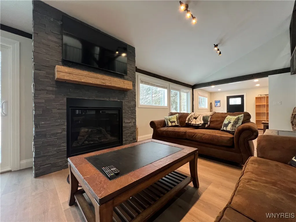 6924 Route 242 West, Ellicottville, New York 14731, Ellicottville, New York 14731, 3 Bedrooms Bedrooms, 6 Rooms Rooms,2 BathroomsBathrooms,Residential,For Sale,6924 Route 242 West, Ellicottville, New York 14731,B1624071