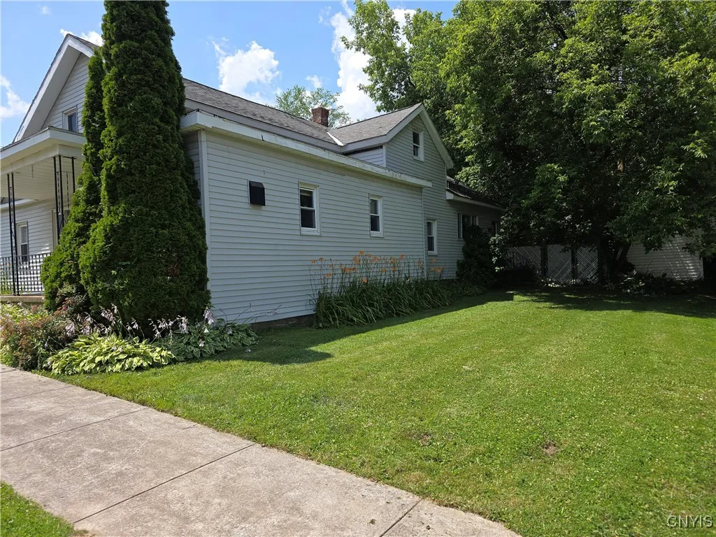 1110 Leeds Street, Utica, New York 13501, Utica, New York 13501, 3 Bedrooms Bedrooms, 8 Rooms Rooms,2 BathroomsBathrooms,Residential,Closed,1110 Leeds Street, Utica, New York 13501,0,S1623969