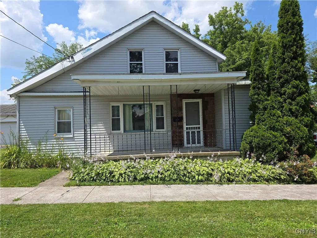 1110 Leeds Street, Utica, New York 13501, Utica, New York 13501, 3 Bedrooms Bedrooms, 8 Rooms Rooms,2 BathroomsBathrooms,Residential,Closed,1110 Leeds Street, Utica, New York 13501,0,S1623969