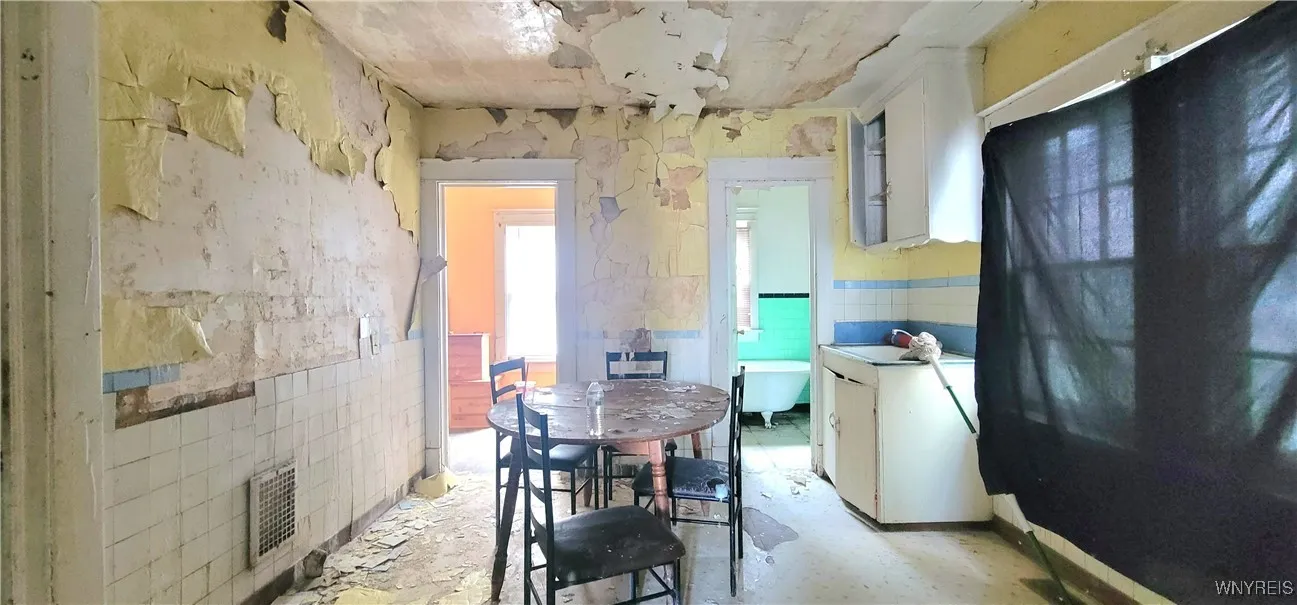 412 17th Street, Niagara Falls, New York 14303, Niagara Falls, New York 14303, 4 Bedrooms Bedrooms, ,2 BathroomsBathrooms,Residential,For Sale,412 17th Street, Niagara Falls, New York 14303,0,B1624454