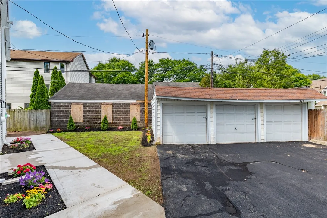 175 South Union Street, Rochester, New York 14607, Rochester, New York 14607, 2 Bedrooms Bedrooms, 4 Rooms Rooms,1 BathroomBathrooms,Residential,For Sale,175 South Union Street, Rochester, New York 14607,0,R1623439