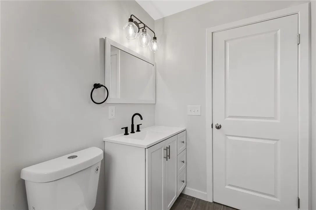 175 South Union Street, Rochester, New York 14607, Rochester, New York 14607, 2 Bedrooms Bedrooms, 4 Rooms Rooms,1 BathroomBathrooms,Residential,For Sale,175 South Union Street, Rochester, New York 14607,0,R1623439