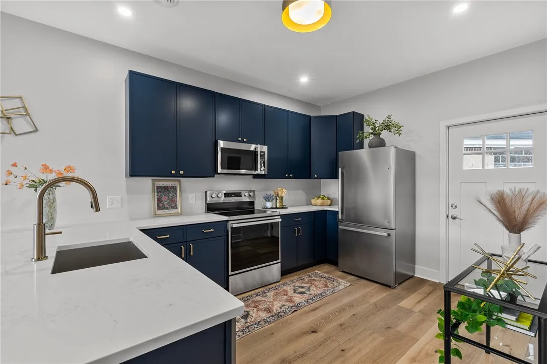 175 South Union Street, Rochester, New York 14607, Rochester, New York 14607, 2 Bedrooms Bedrooms, 4 Rooms Rooms,1 BathroomBathrooms,Residential,For Sale,175 South Union Street, Rochester, New York 14607,0,R1623439