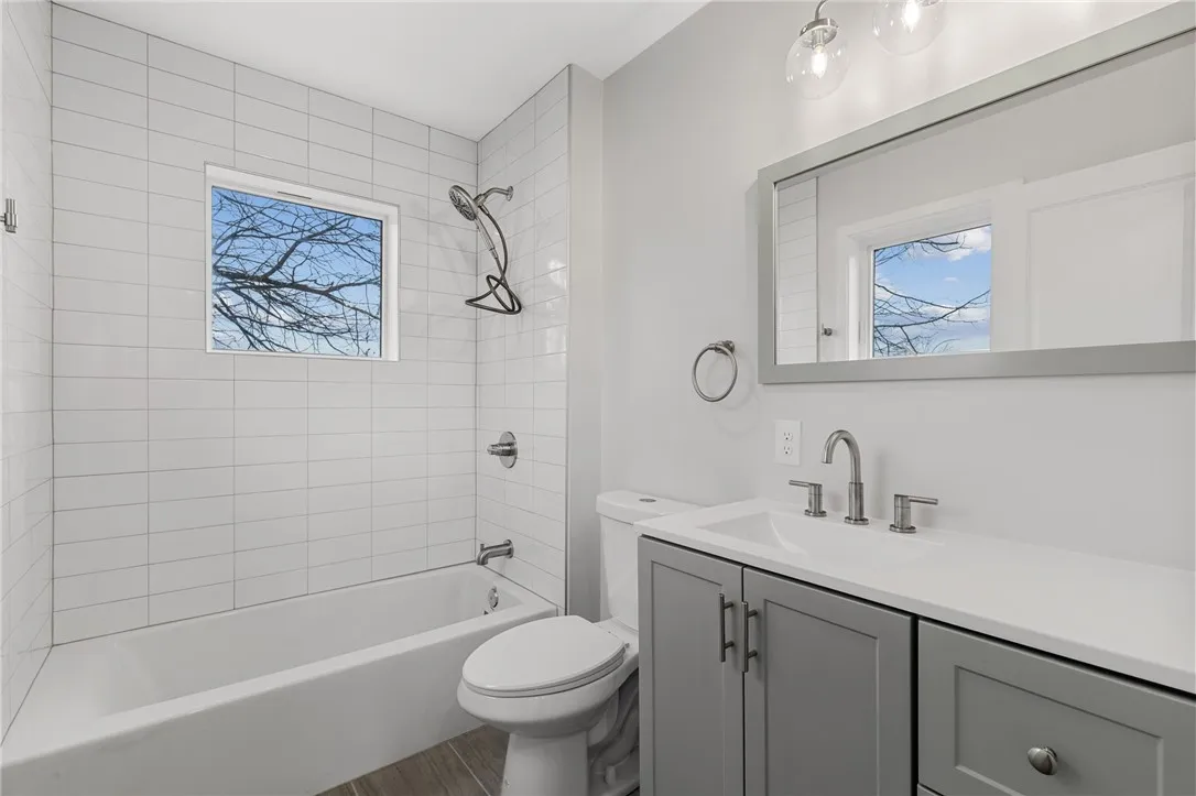 169 South Union Street, Rochester, New York 14607, Rochester, New York 14607, 2 Bedrooms Bedrooms, 5 Rooms Rooms,1 BathroomBathrooms,Residential,For Sale,169 South Union Street, Rochester, New York 14607,R1623416