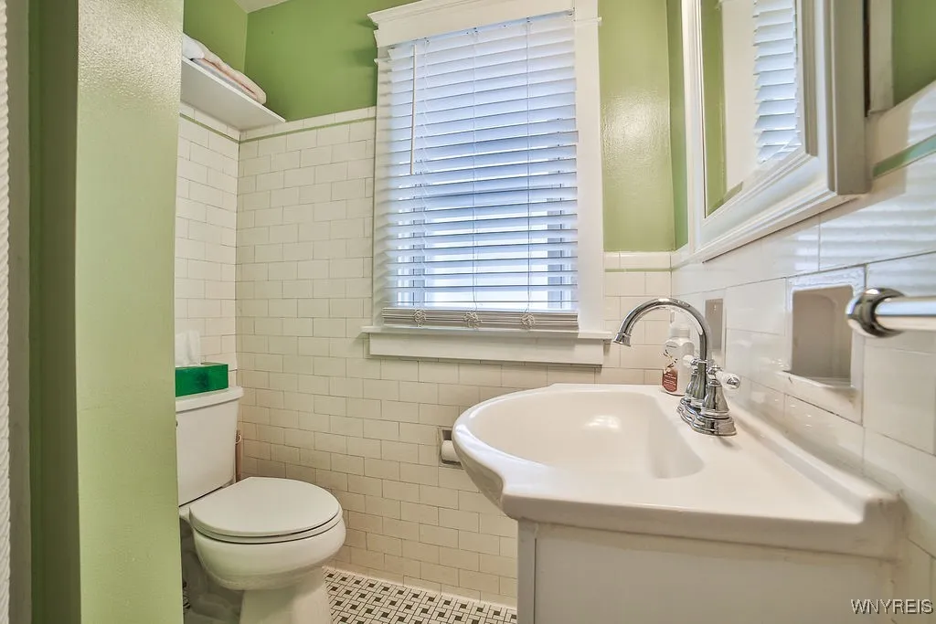 104 Shepard Avenue, Tonawanda, New York 14217, Tonawanda, New York 14217, 3 Bedrooms Bedrooms, ,2 BathroomsBathrooms,Residential,For Sale,104 Shepard Avenue, Tonawanda, New York 14217,B1624409
