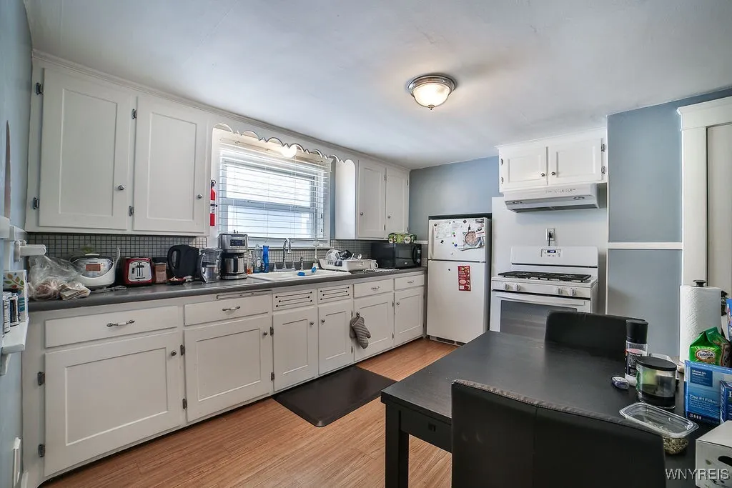 104 Shepard Avenue, Tonawanda, New York 14217, Tonawanda, New York 14217, 3 Bedrooms Bedrooms, ,2 BathroomsBathrooms,Residential,For Sale,104 Shepard Avenue, Tonawanda, New York 14217,B1624409