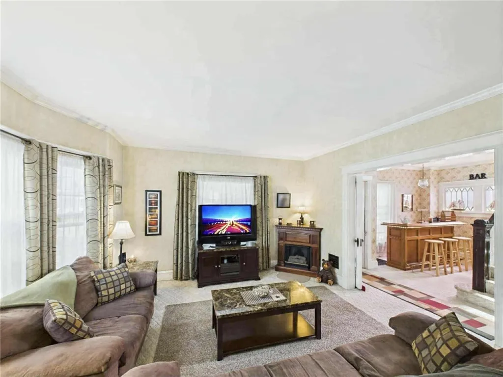 106 East Williams Street, Waterloo, New York 13165, Waterloo, New York 13165, 4 Bedrooms Bedrooms, 9 Rooms Rooms,1 BathroomBathrooms,Residential,Closed,106 East Williams Street, Waterloo, New York 13165,0,R1623720