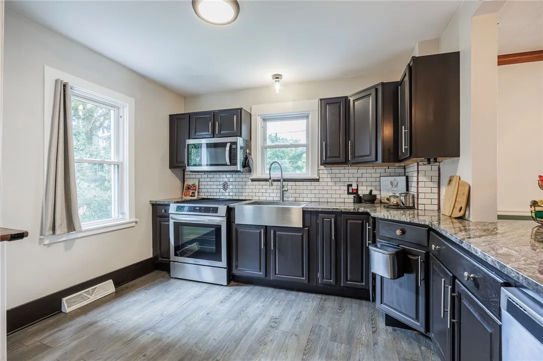 301 Tarrington Road, Irondequoit, New York 14609, Irondequoit, New York 14609, 4 Bedrooms Bedrooms, 7 Rooms Rooms,1 BathroomBathrooms,Residential,Closed,301 Tarrington Road, Irondequoit, New York 14609,0,R1624079