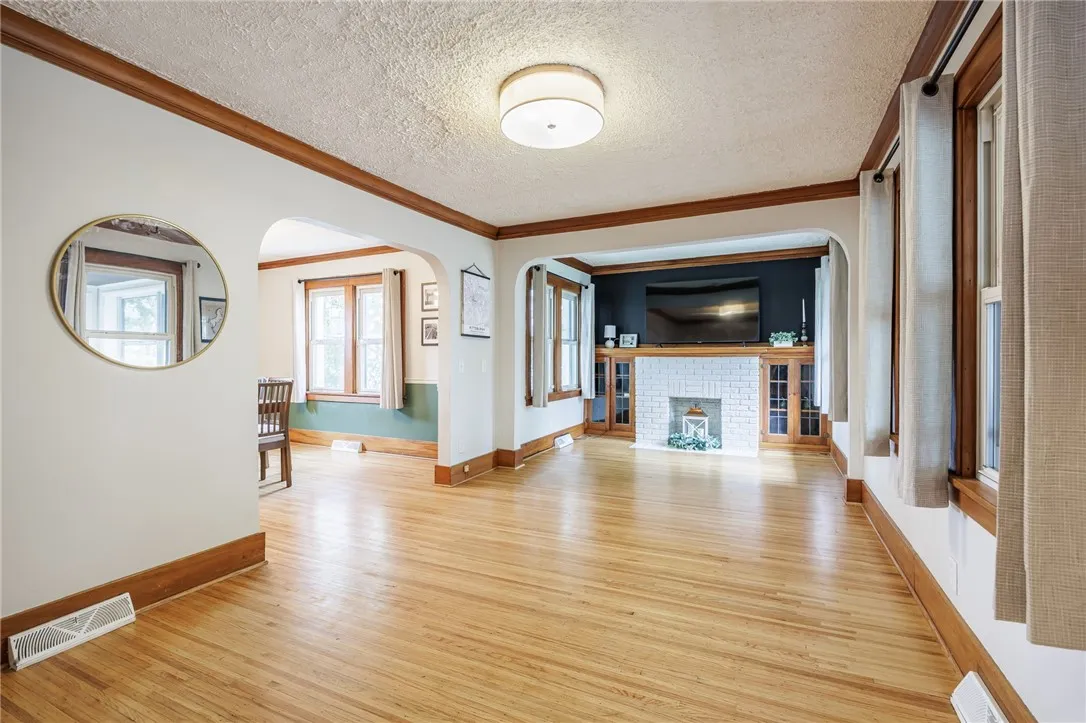 301 Tarrington Road, Irondequoit, New York 14609, Irondequoit, New York 14609, 4 Bedrooms Bedrooms, 7 Rooms Rooms,1 BathroomBathrooms,Residential,Closed,301 Tarrington Road, Irondequoit, New York 14609,0,R1624079
