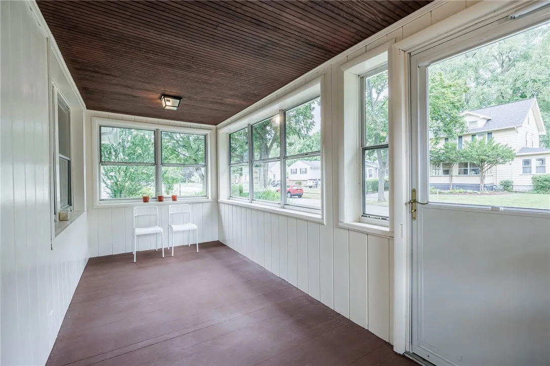 301 Tarrington Road, Irondequoit, New York 14609, Irondequoit, New York 14609, 4 Bedrooms Bedrooms, 7 Rooms Rooms,1 BathroomBathrooms,Residential,Closed,301 Tarrington Road, Irondequoit, New York 14609,0,R1624079