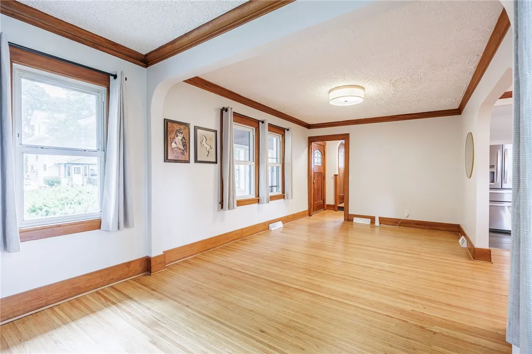 301 Tarrington Road, Irondequoit, New York 14609, Irondequoit, New York 14609, 4 Bedrooms Bedrooms, 7 Rooms Rooms,1 BathroomBathrooms,Residential,Closed,301 Tarrington Road, Irondequoit, New York 14609,0,R1624079