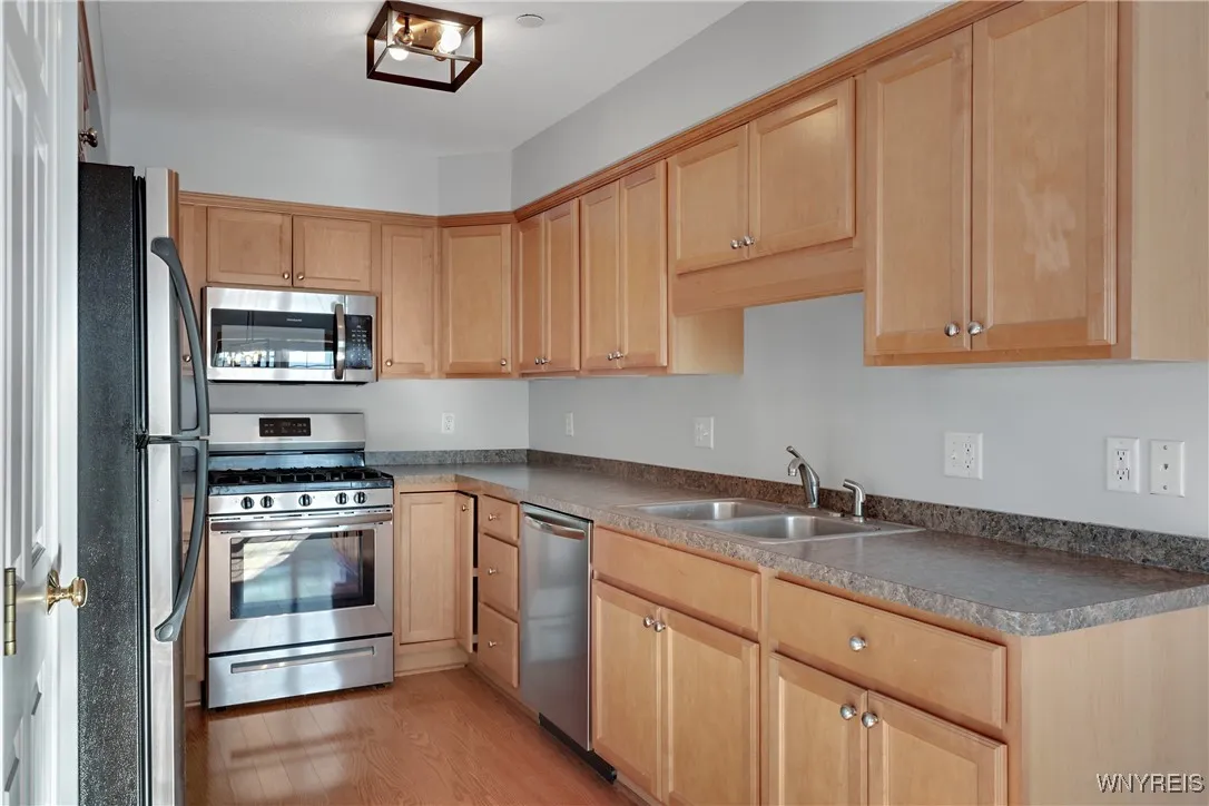4331 Berkley Place L3, Hamburg, New York 14075, Hamburg, New York 14075, 2 Bedrooms Bedrooms, 5 Rooms Rooms,2 BathroomsBathrooms,Residential,Closed,4331 Berkley Place L3, Hamburg, New York 14075,0,B1622661