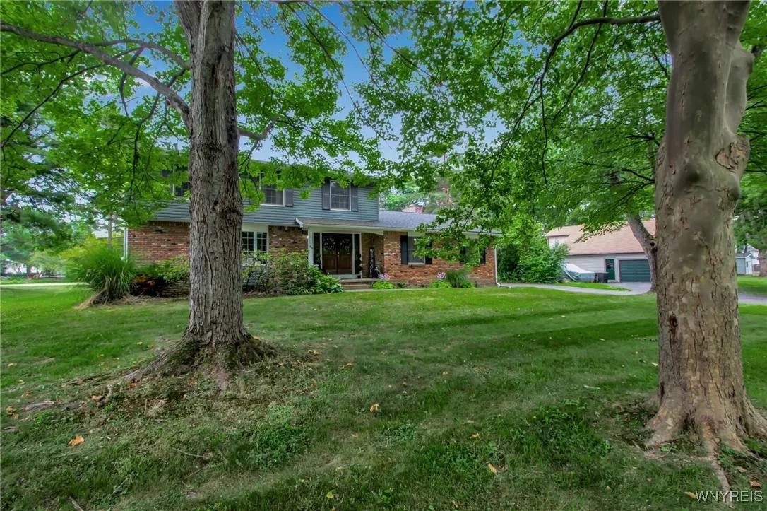 5161 Armor Duells Road, Orchard Park, New York 141, Orchard Park, New York 14127, 4 Bedrooms Bedrooms, 12 Rooms Rooms,2 BathroomsBathrooms,Residential,For Sale,5161 Armor Duells Road, Orchard Park, New York 141,B1623393