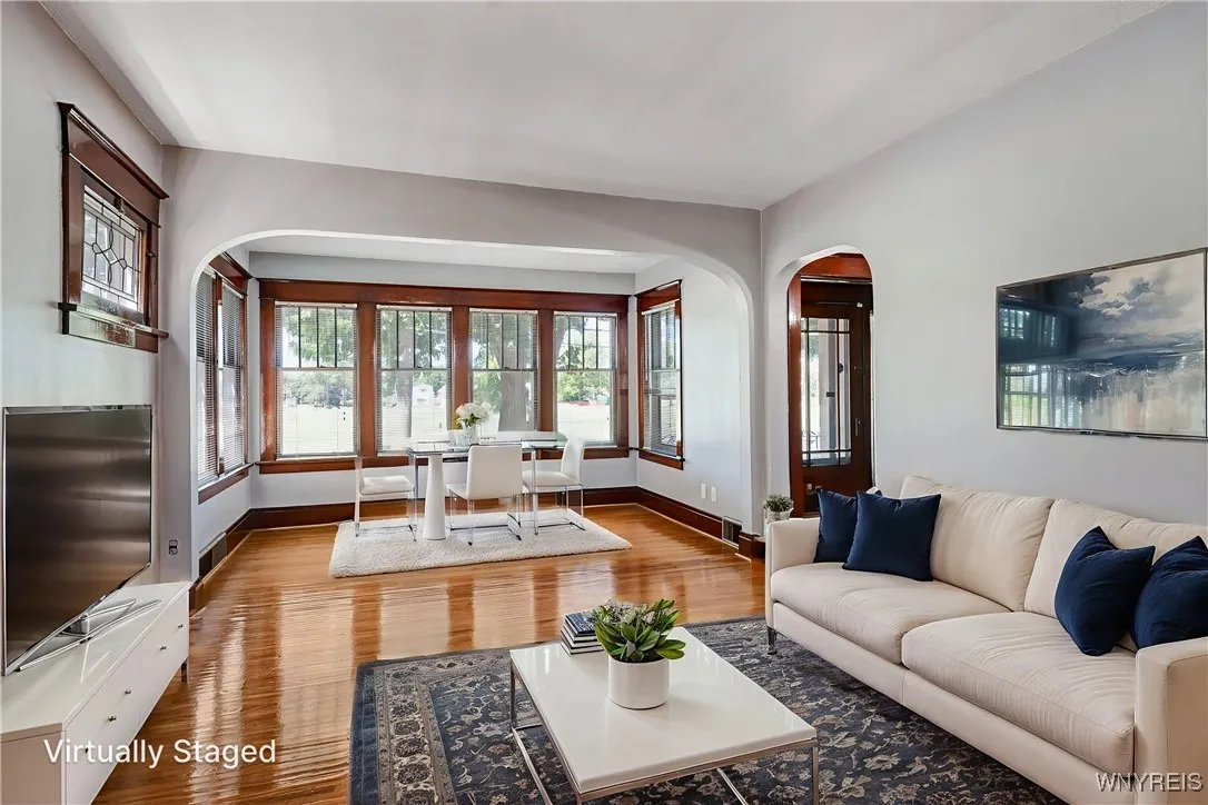 111 Sprenger Avenue, Buffalo, New York 14211, Buffalo, New York 14211, 5 Bedrooms Bedrooms, ,2 BathroomsBathrooms,Residential,Closed,111 Sprenger Avenue, Buffalo, New York 14211,0,B1624456