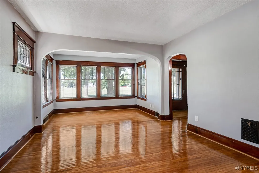 111 Sprenger Avenue, Buffalo, New York 14211, Buffalo, New York 14211, 5 Bedrooms Bedrooms, ,2 BathroomsBathrooms,Residential,Closed,111 Sprenger Avenue, Buffalo, New York 14211,0,B1624456