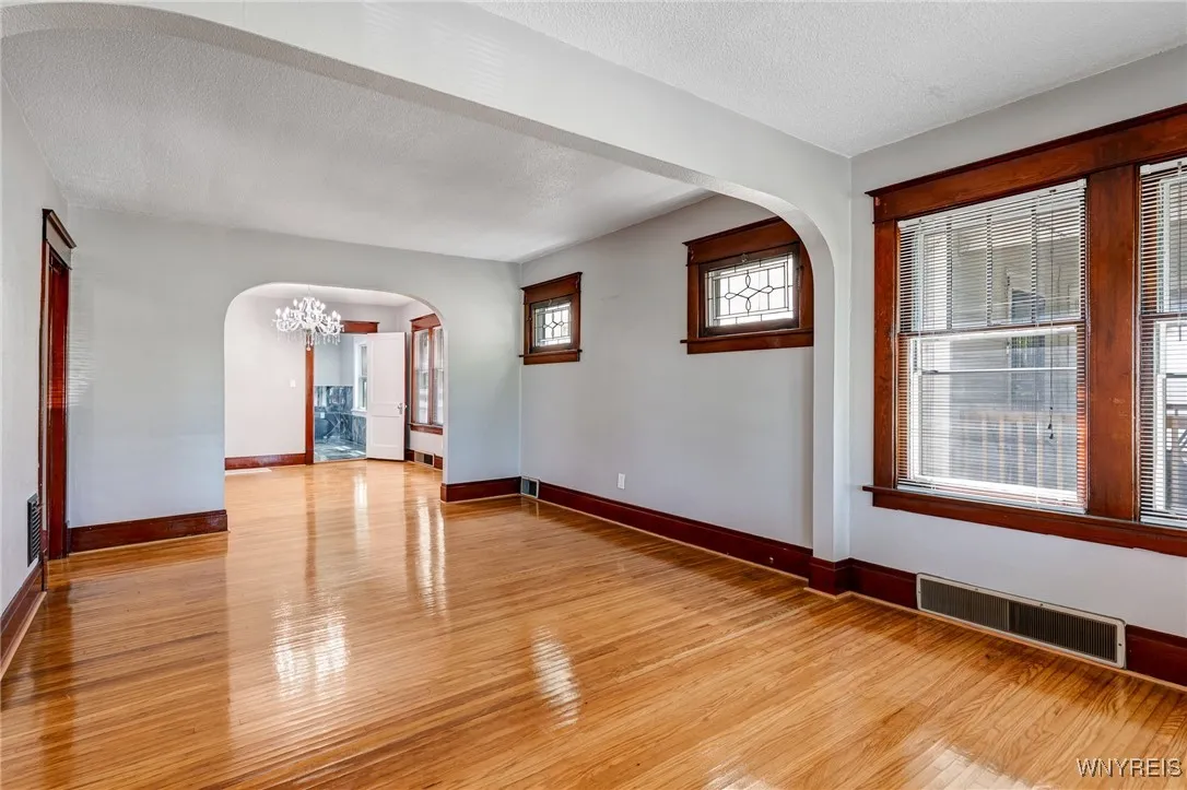 111 Sprenger Avenue, Buffalo, New York 14211, Buffalo, New York 14211, 5 Bedrooms Bedrooms, ,2 BathroomsBathrooms,Residential,Closed,111 Sprenger Avenue, Buffalo, New York 14211,0,B1624456