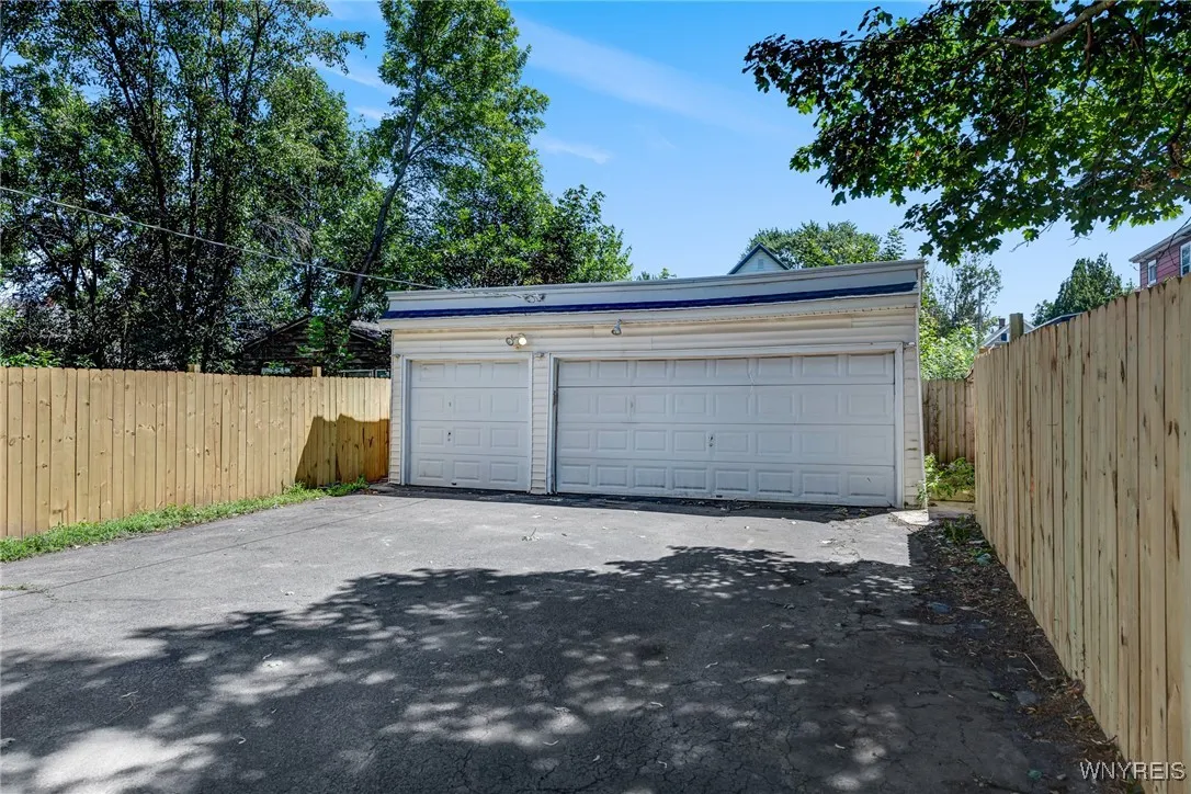 111 Sprenger Avenue, Buffalo, New York 14211, Buffalo, New York 14211, 5 Bedrooms Bedrooms, ,2 BathroomsBathrooms,Residential,Closed,111 Sprenger Avenue, Buffalo, New York 14211,0,B1624456