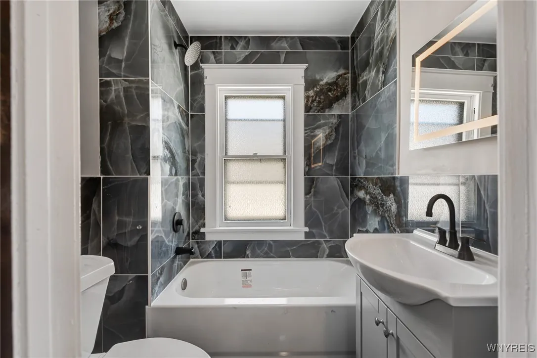 111 Sprenger Avenue, Buffalo, New York 14211, Buffalo, New York 14211, 5 Bedrooms Bedrooms, ,2 BathroomsBathrooms,Residential,Closed,111 Sprenger Avenue, Buffalo, New York 14211,0,B1624456