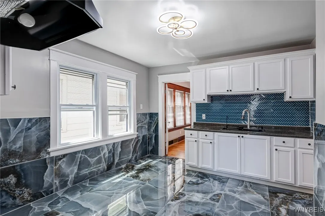 111 Sprenger Avenue, Buffalo, New York 14211, Buffalo, New York 14211, 5 Bedrooms Bedrooms, ,2 BathroomsBathrooms,Residential,Closed,111 Sprenger Avenue, Buffalo, New York 14211,0,B1624456