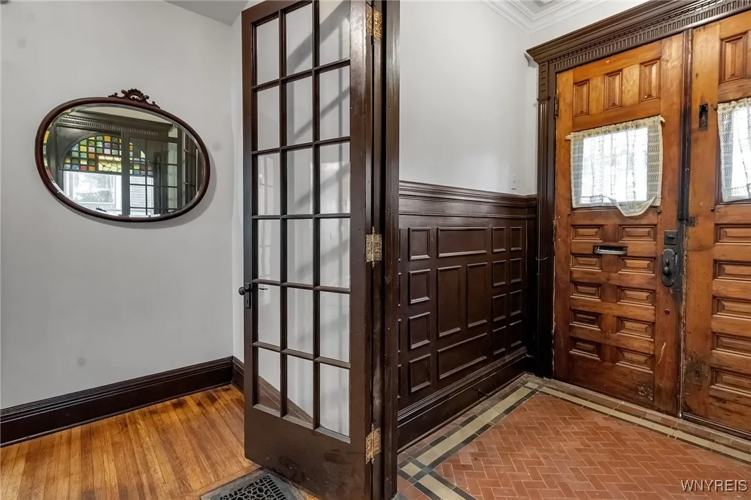 45 Saint Johns Place, Buffalo, New York 14201, Buffalo, New York 14201, 1 Bedroom Bedrooms, 6 Rooms Rooms,1 BathroomBathrooms,Residential Lease,For Rent,45 Saint Johns Place, Buffalo, New York 14201,B1624465