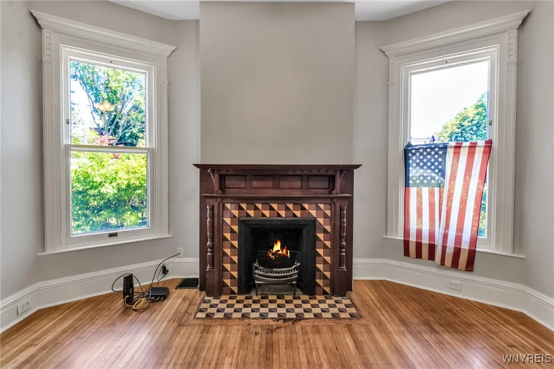 45 Saint Johns Place, Buffalo, New York 14201, Buffalo, New York 14201, 1 Bedroom Bedrooms, 6 Rooms Rooms,1 BathroomBathrooms,Residential Lease,For Rent,45 Saint Johns Place, Buffalo, New York 14201,B1624465