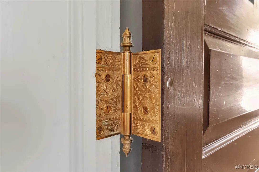 45 Saint Johns Place, Buffalo, New York 14201, Buffalo, New York 14201, 1 Bedroom Bedrooms, 6 Rooms Rooms,1 BathroomBathrooms,Residential Lease,For Rent,45 Saint Johns Place, Buffalo, New York 14201,B1624465