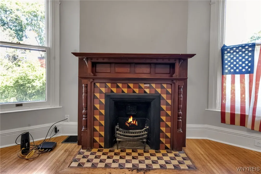 45 Saint Johns Place, Buffalo, New York 14201, Buffalo, New York 14201, 1 Bedroom Bedrooms, 6 Rooms Rooms,1 BathroomBathrooms,Residential Lease,For Rent,45 Saint Johns Place, Buffalo, New York 14201,B1624465