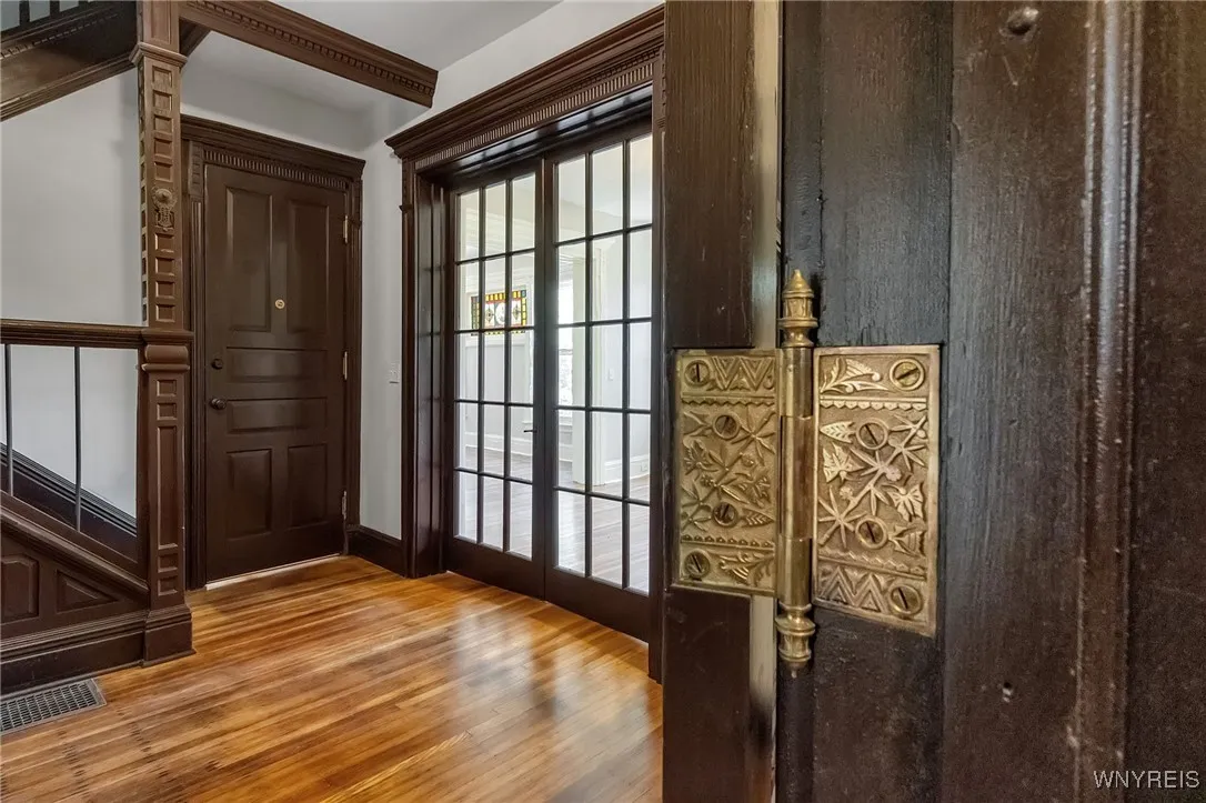 45 Saint Johns Place, Buffalo, New York 14201, Buffalo, New York 14201, 1 Bedroom Bedrooms, 6 Rooms Rooms,1 BathroomBathrooms,Residential Lease,For Rent,45 Saint Johns Place, Buffalo, New York 14201,B1624465