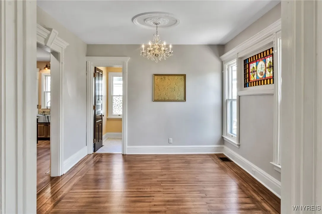 45 Saint Johns Place, Buffalo, New York 14201, Buffalo, New York 14201, 1 Bedroom Bedrooms, 6 Rooms Rooms,1 BathroomBathrooms,Residential Lease,For Rent,45 Saint Johns Place, Buffalo, New York 14201,B1624465