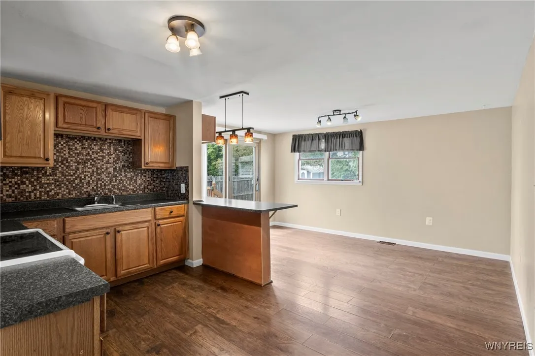329 Hamilton Boulevard, Tonawanda, New York 14217, Tonawanda, New York 14217, 3 Bedrooms Bedrooms, 6 Rooms Rooms,1 BathroomBathrooms,Residential,For Sale,329 Hamilton Boulevard, Tonawanda, New York 14217,B1624158