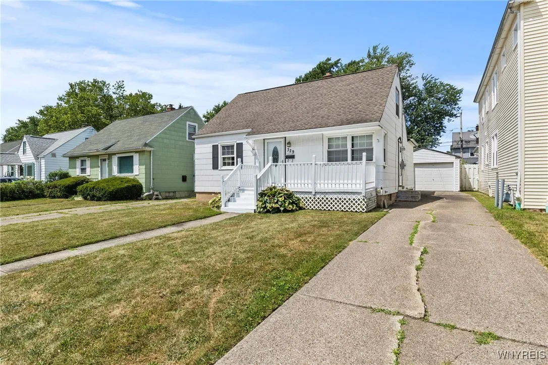 329 Hamilton Boulevard, Tonawanda, New York 14217, Tonawanda, New York 14217, 3 Bedrooms Bedrooms, 6 Rooms Rooms,1 BathroomBathrooms,Residential,For Sale,329 Hamilton Boulevard, Tonawanda, New York 14217,B1624158