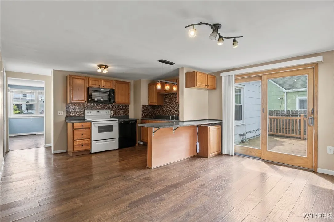 329 Hamilton Boulevard, Tonawanda, New York 14217, Tonawanda, New York 14217, 3 Bedrooms Bedrooms, 6 Rooms Rooms,1 BathroomBathrooms,Residential,For Sale,329 Hamilton Boulevard, Tonawanda, New York 14217,B1624158