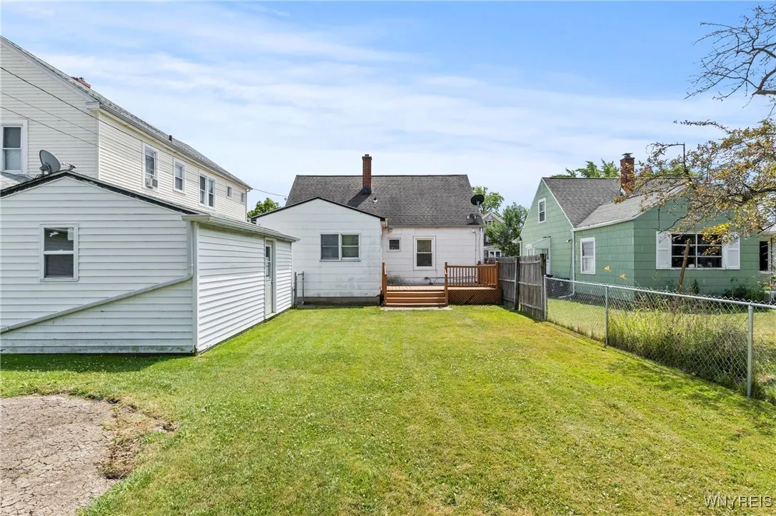 329 Hamilton Boulevard, Tonawanda, New York 14217, Tonawanda, New York 14217, 3 Bedrooms Bedrooms, 6 Rooms Rooms,1 BathroomBathrooms,Residential,For Sale,329 Hamilton Boulevard, Tonawanda, New York 14217,B1624158