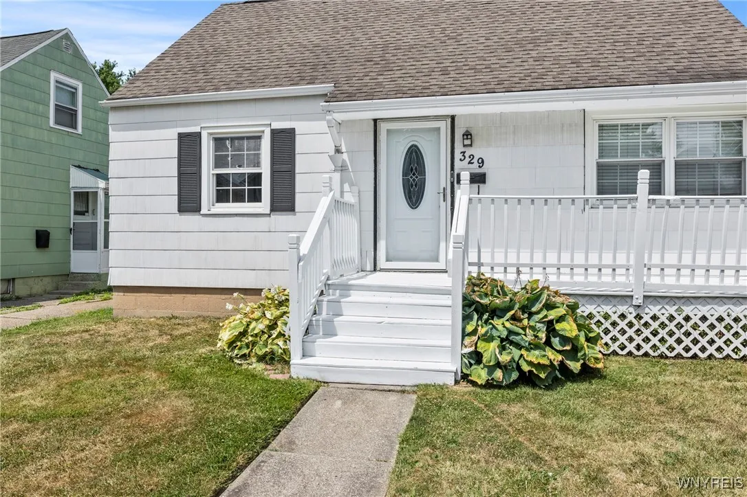 329 Hamilton Boulevard, Tonawanda, New York 14217, Tonawanda, New York 14217, 3 Bedrooms Bedrooms, 6 Rooms Rooms,1 BathroomBathrooms,Residential,For Sale,329 Hamilton Boulevard, Tonawanda, New York 14217,B1624158