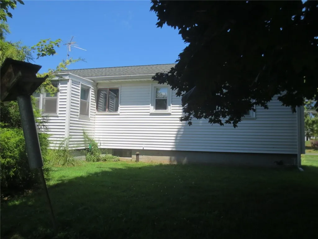 9146 Old Route 31, Galen, New York 14489, Galen, New York 14489, 3 Bedrooms Bedrooms, 5 Rooms Rooms,1 BathroomBathrooms,Residential,Closed,9146 Old Route 31, Galen, New York 14489,0,R1624467