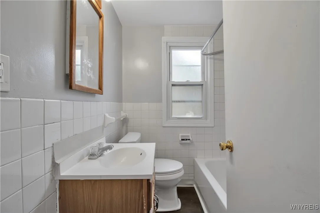 92 Millicent Avenue, Buffalo, New York 14215, Buffalo, New York 14215, 4 Bedrooms Bedrooms, 7 Rooms Rooms,1 BathroomBathrooms,Residential,Closed,92 Millicent Avenue, Buffalo, New York 14215,0,B1623644