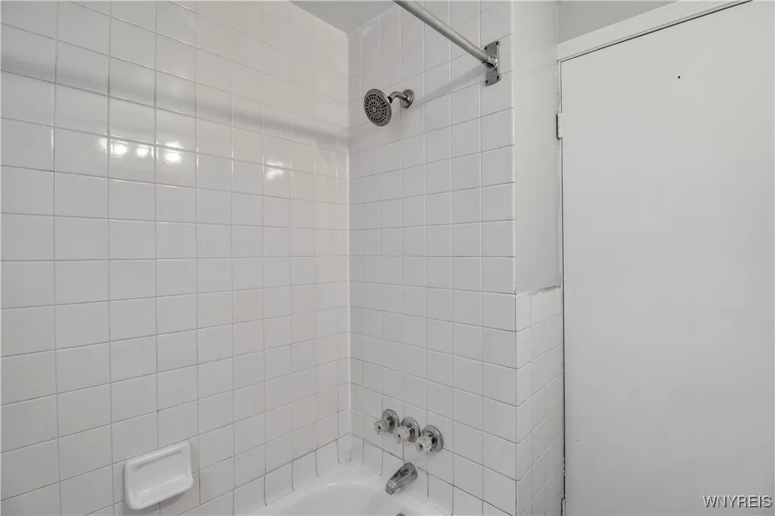 92 Millicent Avenue, Buffalo, New York 14215, Buffalo, New York 14215, 4 Bedrooms Bedrooms, 7 Rooms Rooms,1 BathroomBathrooms,Residential,Closed,92 Millicent Avenue, Buffalo, New York 14215,0,B1623644
