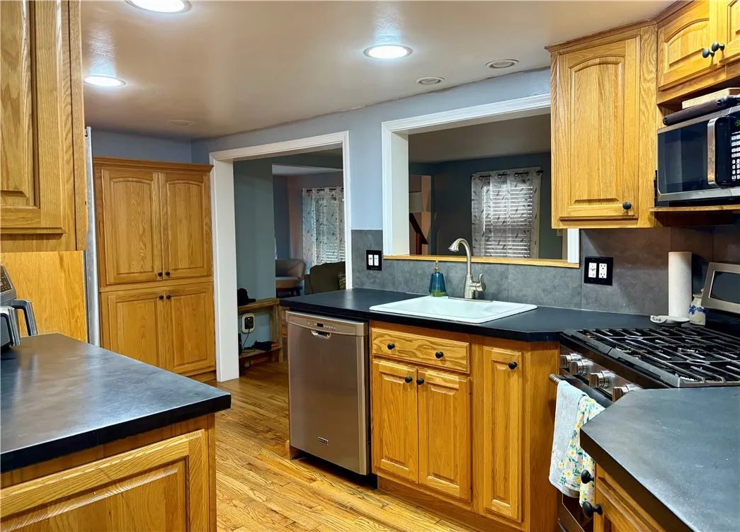 202 Pritchard Avenue, Corning City, New York 14830, Corning City, New York 14830, 3 Bedrooms Bedrooms, 7 Rooms Rooms,1 BathroomBathrooms,Residential,Closed,202 Pritchard Avenue, Corning City, New York 14830,0,R1624527