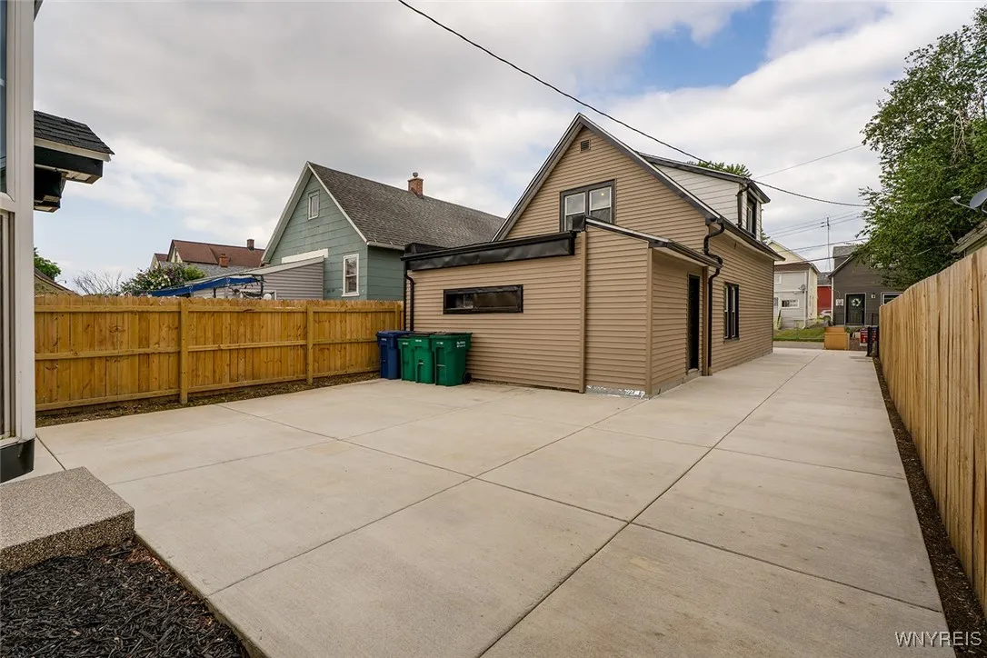 29 Melvin Place, Buffalo, New York 14210, Buffalo, New York 14210, 4 Bedrooms Bedrooms, ,2 BathroomsBathrooms,Residential,Closed,29 Melvin Place, Buffalo, New York 14210,0,B1624512