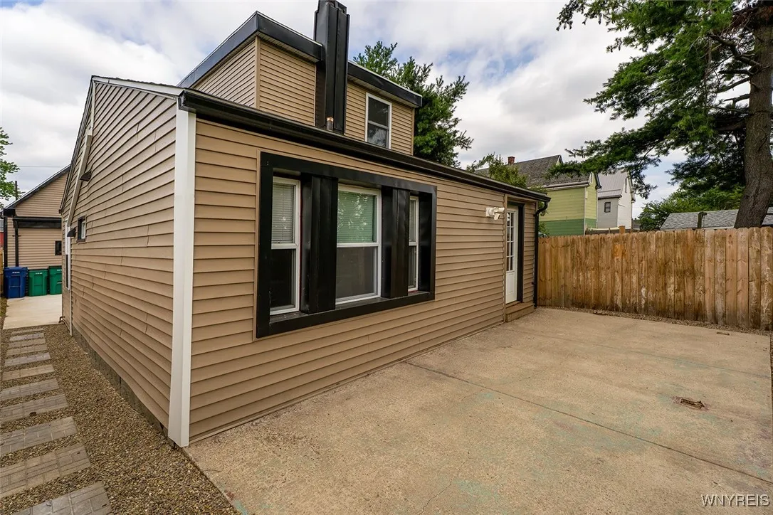 29 Melvin Place, Buffalo, New York 14210, Buffalo, New York 14210, 4 Bedrooms Bedrooms, ,2 BathroomsBathrooms,Residential,Closed,29 Melvin Place, Buffalo, New York 14210,0,B1624512