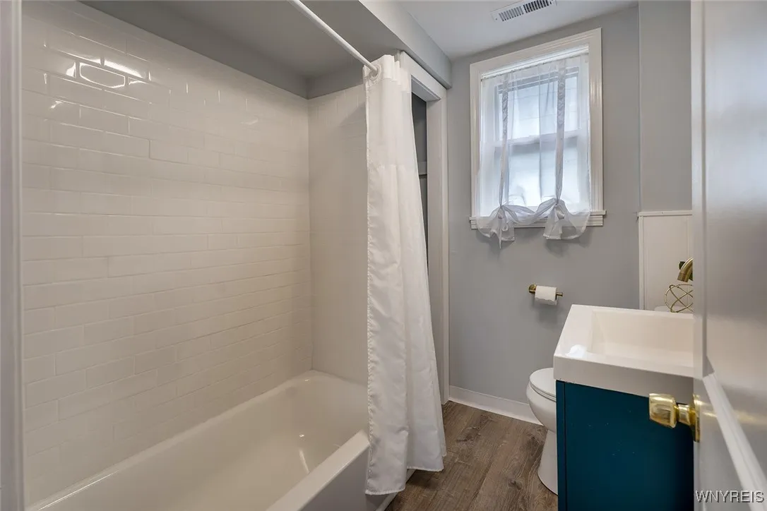 29 Melvin Place, Buffalo, New York 14210, Buffalo, New York 14210, 4 Bedrooms Bedrooms, ,2 BathroomsBathrooms,Residential,Closed,29 Melvin Place, Buffalo, New York 14210,0,B1624512