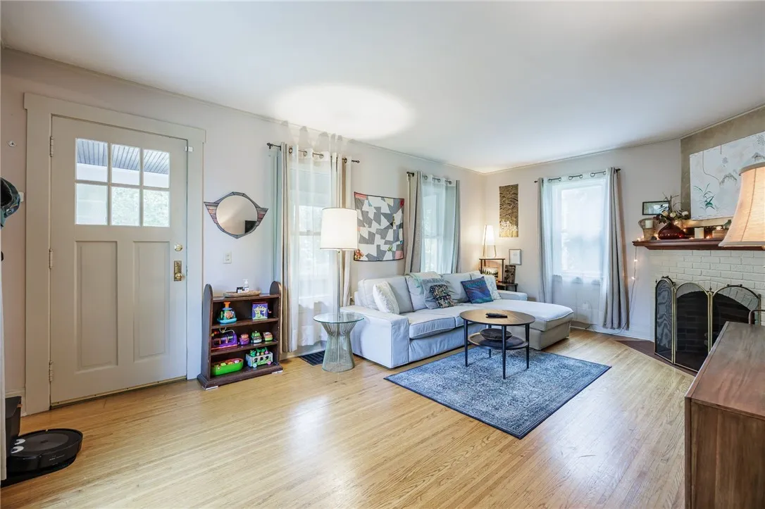 25 Clark Street, Rochester, New York 14609, Rochester, New York 14609, 3 Bedrooms Bedrooms, 8 Rooms Rooms,1 BathroomBathrooms,Residential,Closed,25 Clark Street, Rochester, New York 14609,0,R1624525