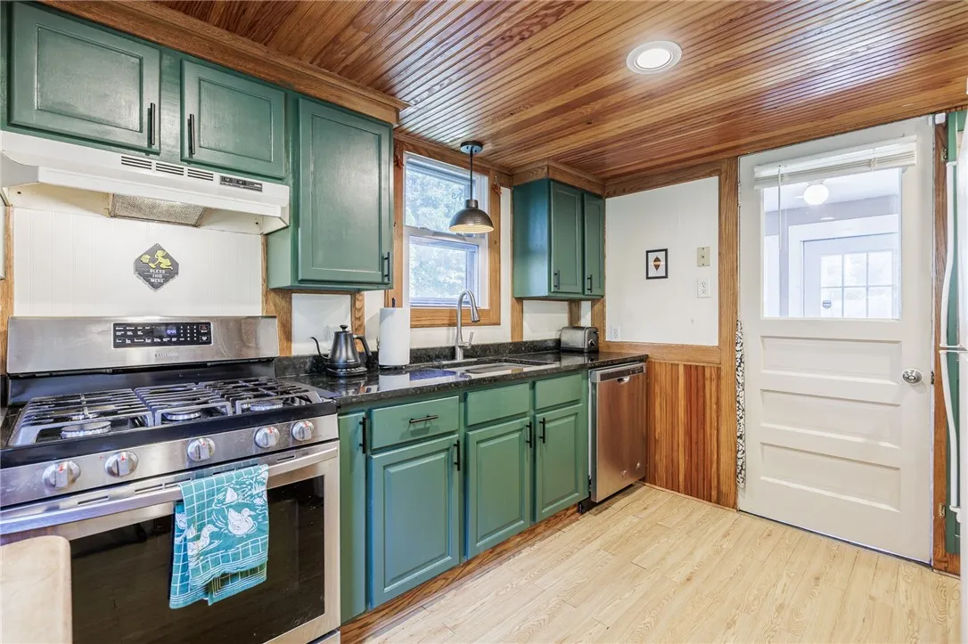 25 Clark Street, Rochester, New York 14609, Rochester, New York 14609, 3 Bedrooms Bedrooms, 8 Rooms Rooms,1 BathroomBathrooms,Residential,Closed,25 Clark Street, Rochester, New York 14609,0,R1624525