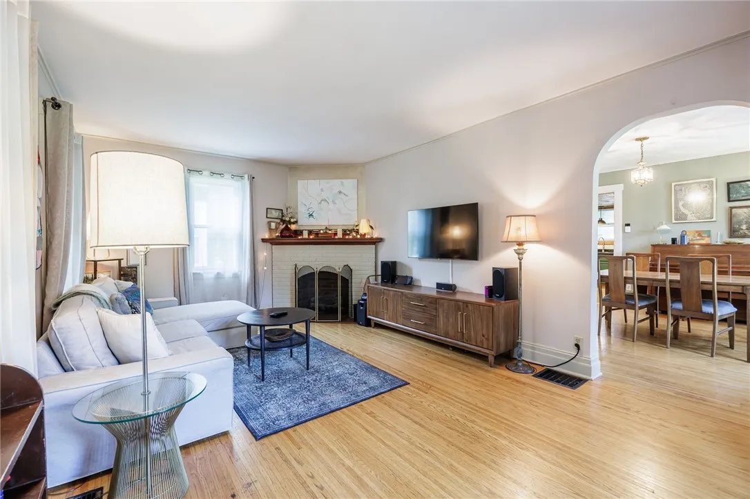 25 Clark Street, Rochester, New York 14609, Rochester, New York 14609, 3 Bedrooms Bedrooms, 8 Rooms Rooms,1 BathroomBathrooms,Residential,Closed,25 Clark Street, Rochester, New York 14609,0,R1624525