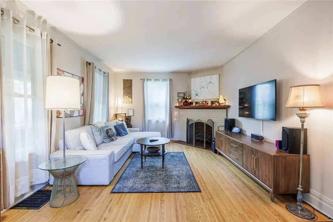 25 Clark Street, Rochester, New York 14609, Rochester, New York 14609, 3 Bedrooms Bedrooms, 8 Rooms Rooms,1 BathroomBathrooms,Residential,Closed,25 Clark Street, Rochester, New York 14609,0,R1624525