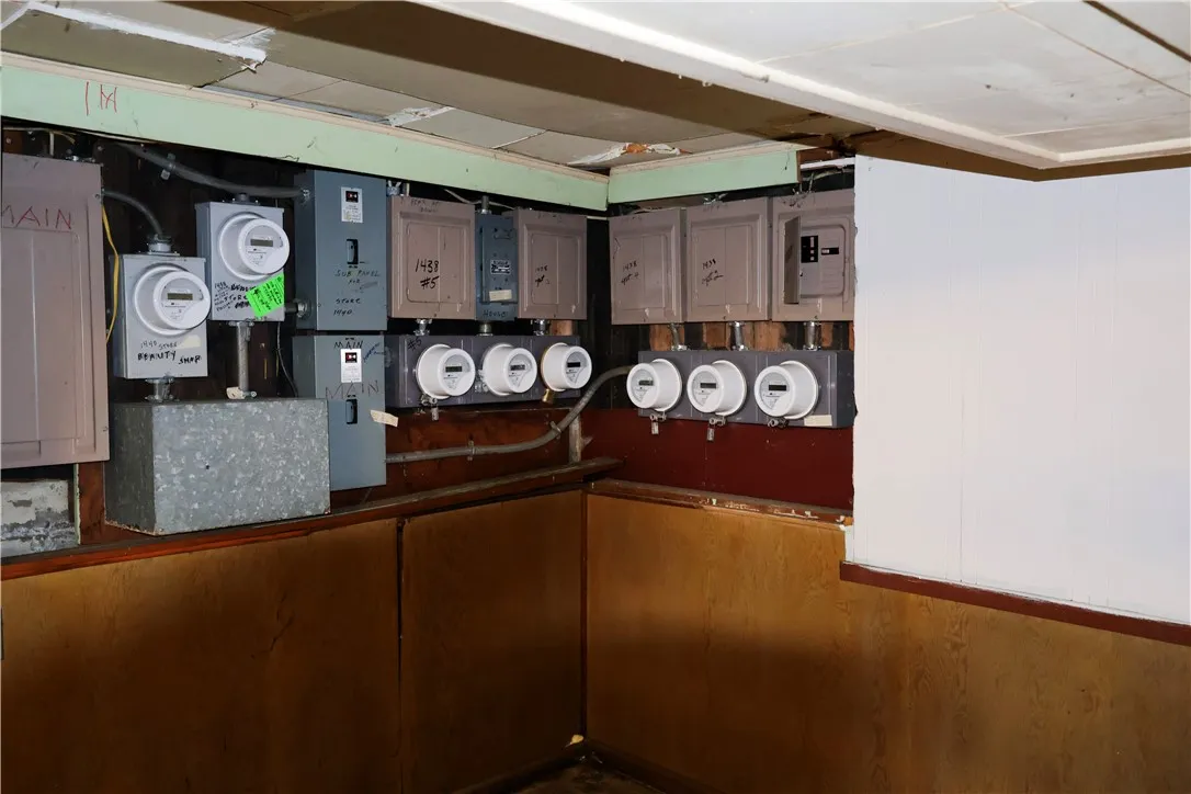 1438-1440 Clifford Avenue, Rochester, New York 146, Rochester, New York 14621, 20 Rooms Rooms,Commercial Sale,Closed,1438-1440 Clifford Avenue, Rochester, New York 146,0,R1624181