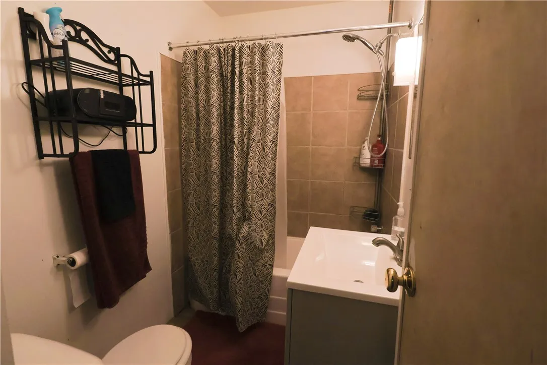 1438-1440 Clifford Avenue, Rochester, New York 146, Rochester, New York 14621, 20 Rooms Rooms,Commercial Sale,Closed,1438-1440 Clifford Avenue, Rochester, New York 146,0,R1624181