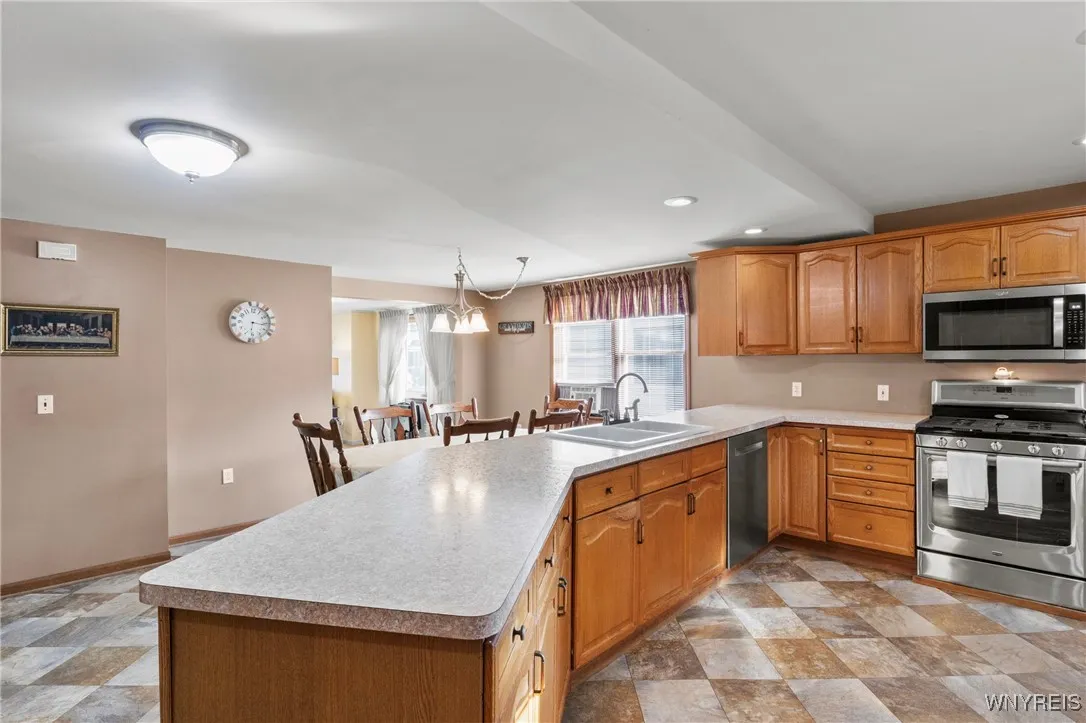 40 Alsace Ave Avenue, Buffalo, New York 14220, Buffalo, New York 14220, 3 Bedrooms Bedrooms, 9 Rooms Rooms,2 BathroomsBathrooms,Residential,Closed,40 Alsace Ave Avenue, Buffalo, New York 14220,0,B1624488